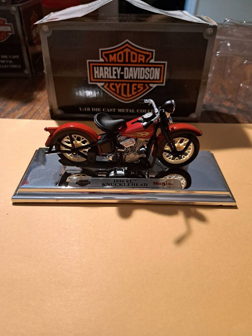 Vintage 2001 Harley-Davidson Maisto Avon 1936 LEL Knucklehead Diecast Motorcycle - Picture 2 of 6